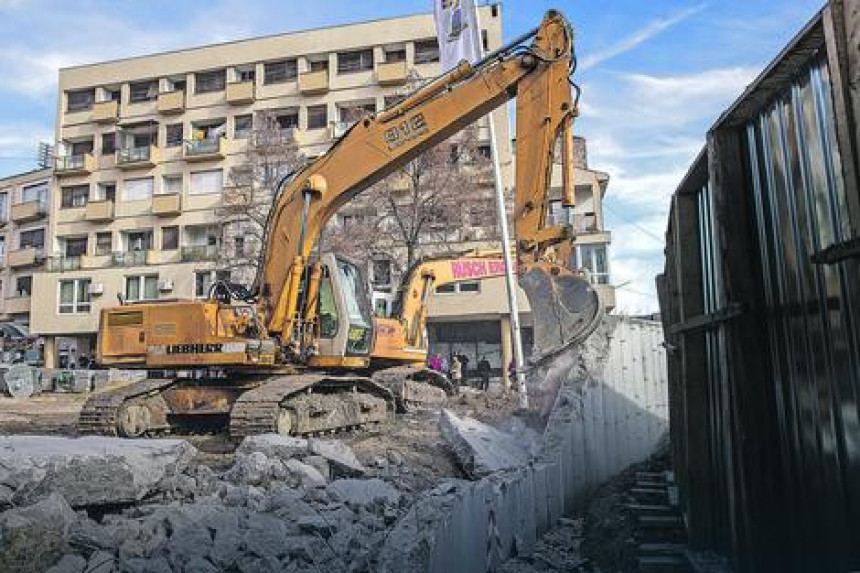Zid srušen: Srbi sa KiM i dalje strepe