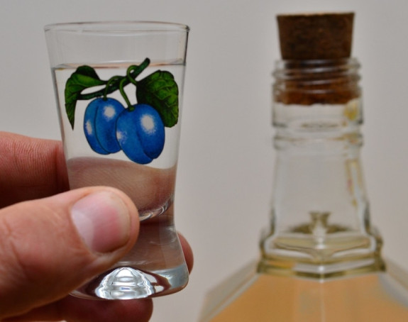 Evo šta sve liječi čašica rakije
