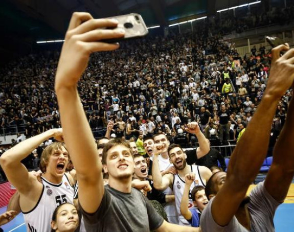 Видео: Најбољи потези кошаркашког дербија...