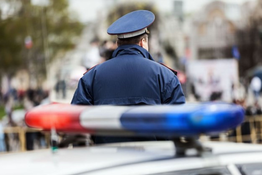 Biciklista napao policajca u Šamcu