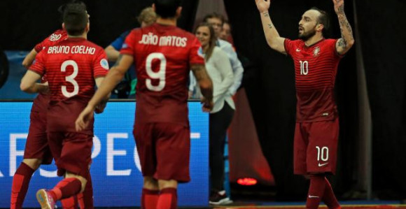 ЕП: "Марадона футсала" за 8:1 у "равноправном" мечу!