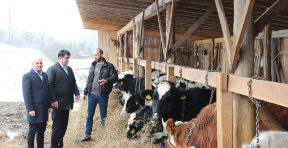 Lopare: Podsticaj mladom farmeru