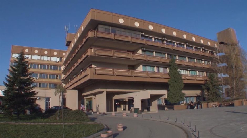 BL: 52 pacijenta sa virusom gripa