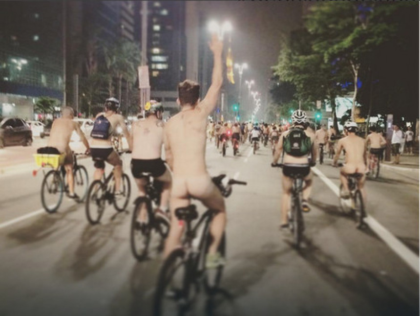 Hiljade golih biciklista na ulicama u Brazilu