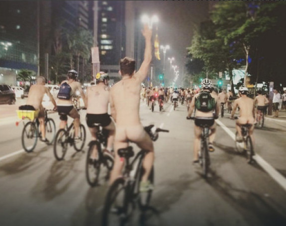 Хиљаде голих бициклиста на улицама у Бразилу