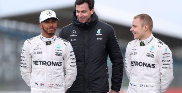 Hamilton vidi da sa Fincem mora fino - Botas mora da se poštuje!