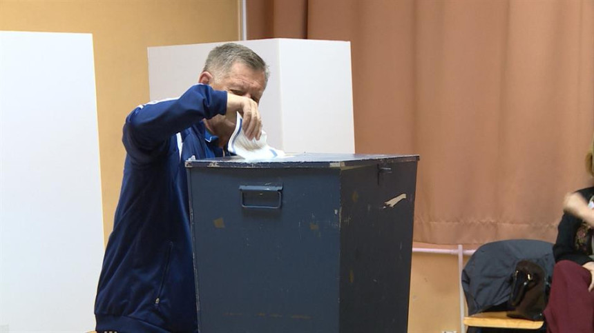 Izborni zakon: Zatišje pred buru