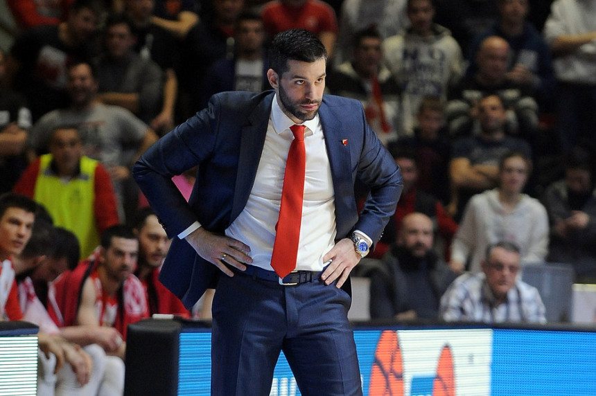 Alimpijević bjesneo: Da opalim šamar svoj trojici?!