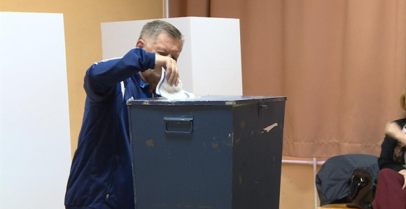 Izborni zakon: Zatišje pred buru