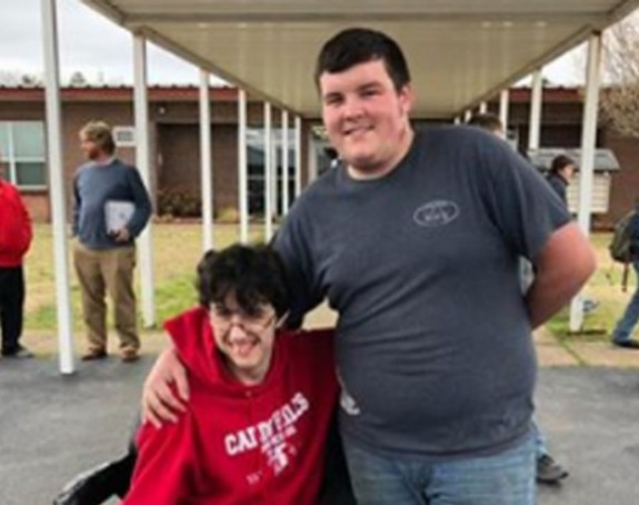 Штедио годинама, па помогао другу 