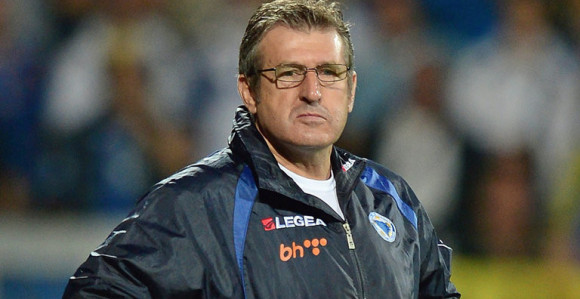 Pape na klupi Alžira?!