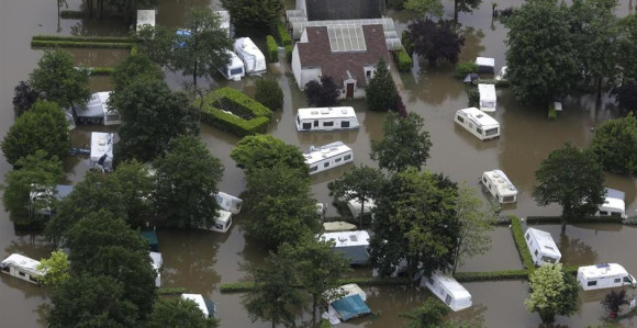 Evakuisano 2.000 ljudi zbog poplava