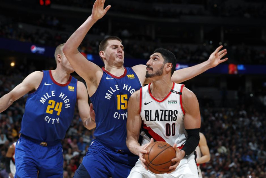 Jokić "kida": Na korak od tripl-dabla protiv Portlanda!