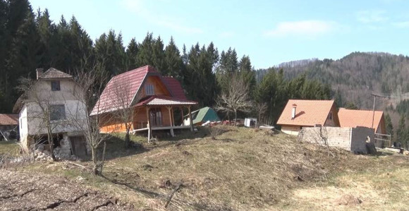 Klizište ruši kuće u Zaovinama