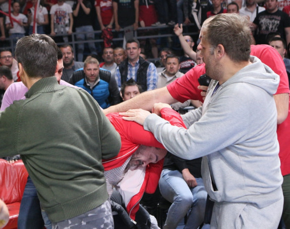 Tuča zvezdaša kraj terena, jedan povrijeđen!