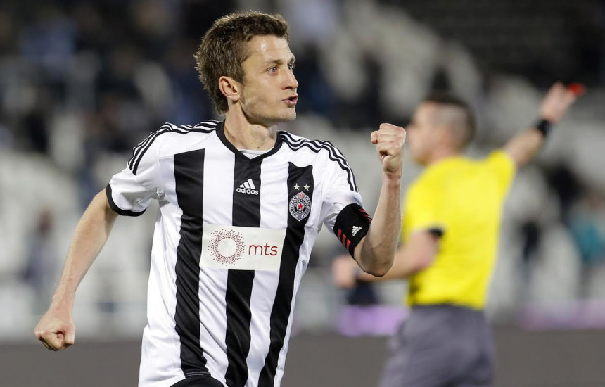 Saša Ilić igra još jednu godinu?!