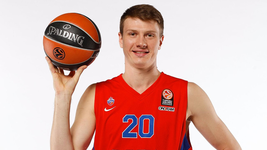 ЕЛ: Боље је што не играмо са оним плачљивцима из Барселоне!