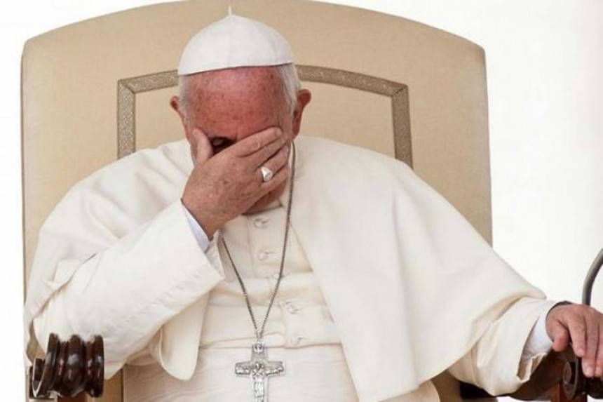 Papa se srami ''majke svih bombi''