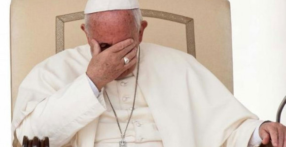 Papa se srami ''majke svih bombi''