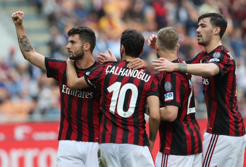 Milan ispratio Veronu u Seriju B, Juve se iščupao!