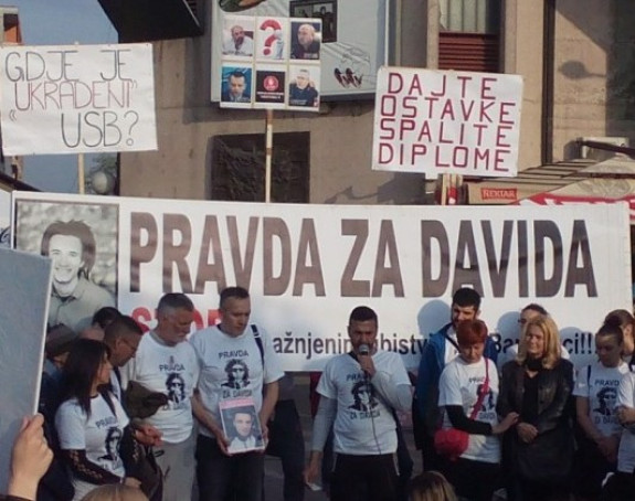 "Podižite optužbe protiv ubica"!