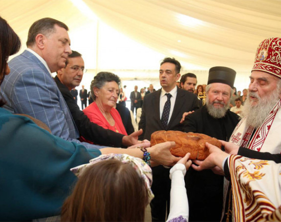 Kako su Dodik i patrijarh Irinej pod šatorom proslavili Đurđevdan?!