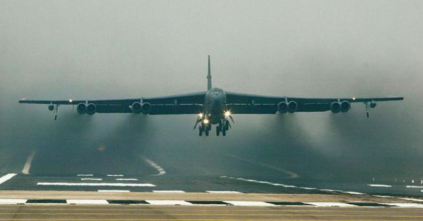 Rusi presreli i vratili B-52