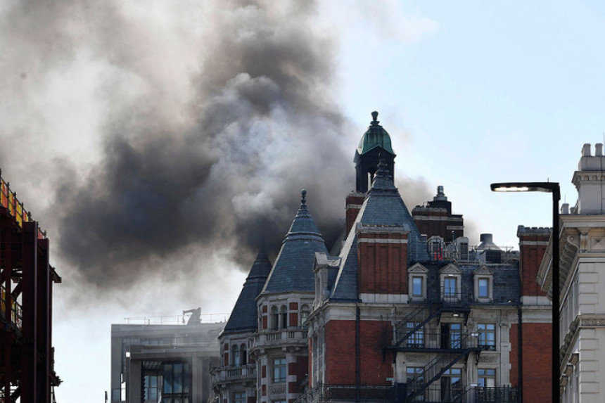 Požar u hotelu u centru Londona
