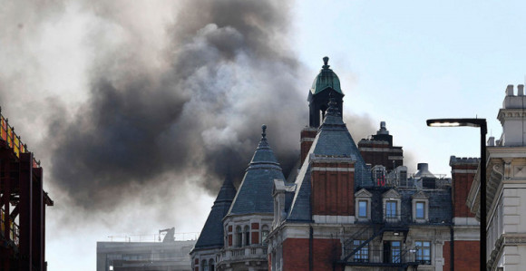 Пожар у хотелу у центру Лондона
