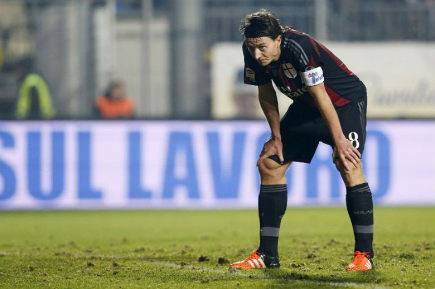 Срамота некад великог Милана!