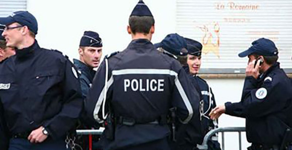 Policija pretresa kuću Kolomba