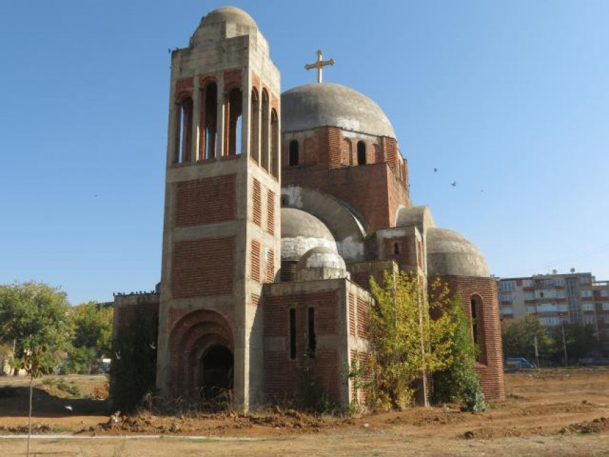 Желе да поткопају темеље српског храма