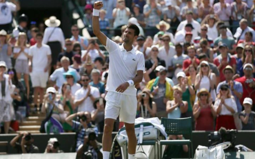 WB: Novak dominantno do trećeg kola!