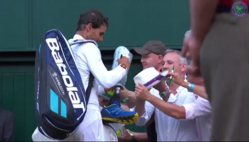 Da ti se potpišem na lopticu?!