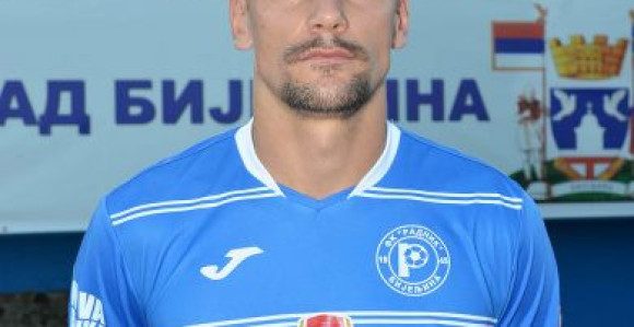 Radnik mu dao kapitensku traku, on ode u Kazahstan!