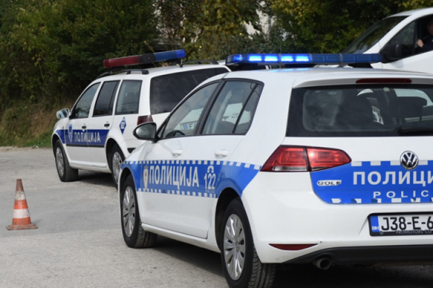 Сјекиром ударио мушкарца у главу