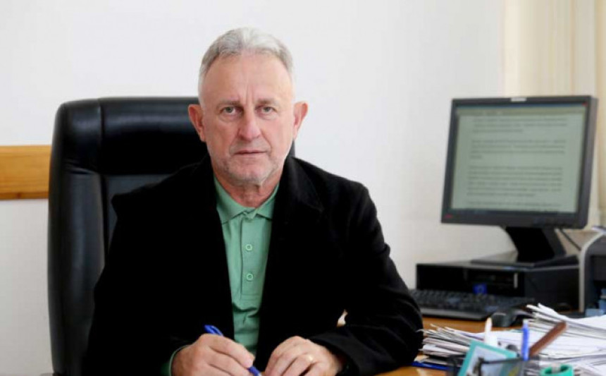 "Они на тргу раде против нас"