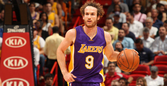NBA: Marselinjo Uertas ostaje Lejkersima