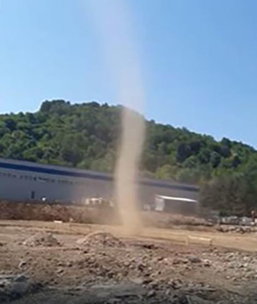 Pijavica - "mali poklon" Goraždu