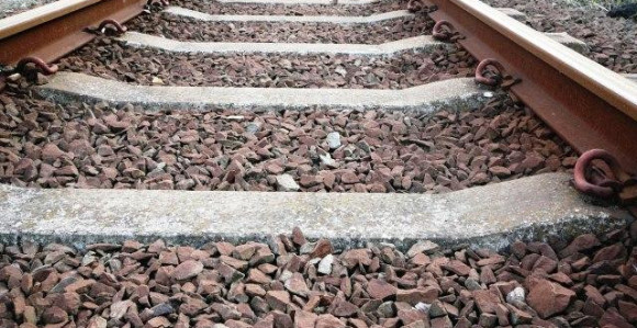 Iskrivile se šine od vrućine