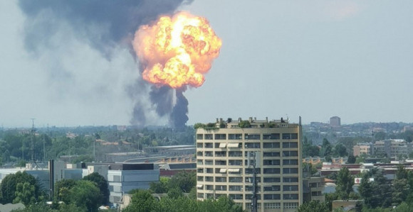 Snažna eksplozija blizu aerodroma
