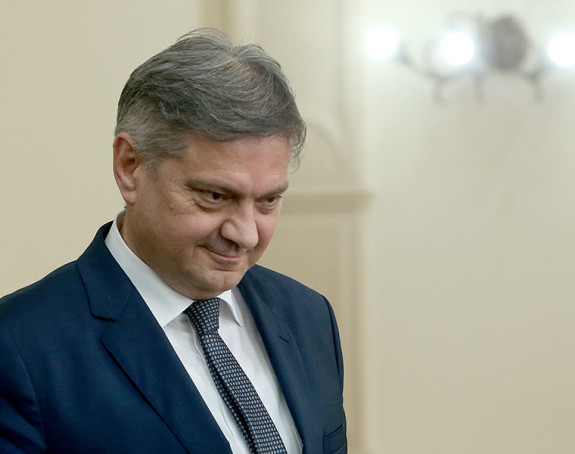 Denis Zvizdić od danas sjedi u dvije fotelje