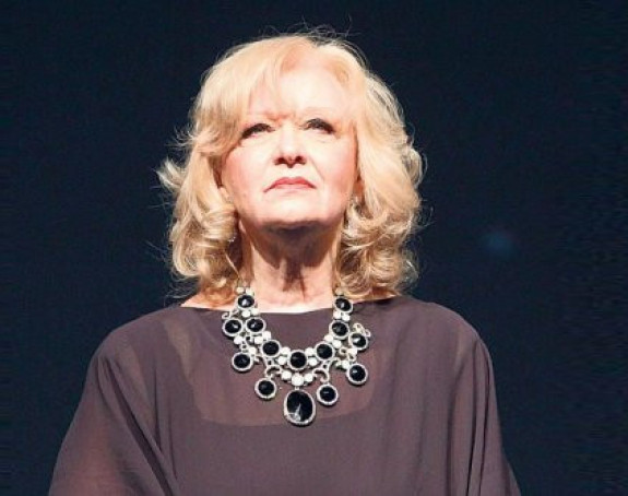 Milena Dravić u invalidskim kolicima?