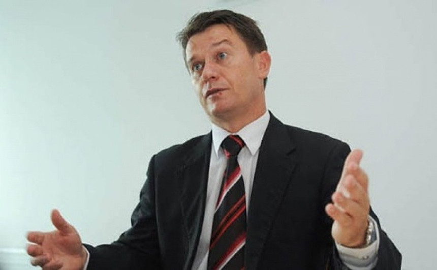 Lažni dokumenti: Čija je krivica?