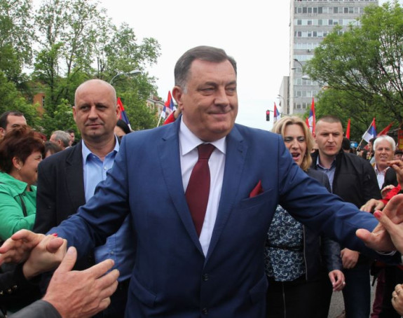 Čavić: "Juda SNSD-ovih apostola"