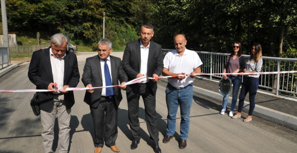 Otvoren most na rijeci Bezujci