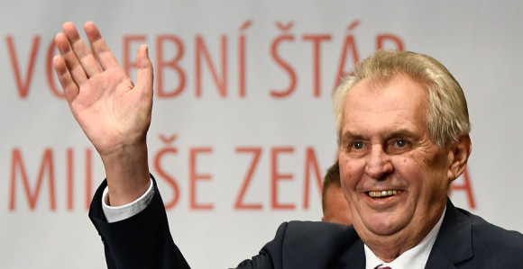 Zeman: Moguće da Češka povuče priznanje Kosova