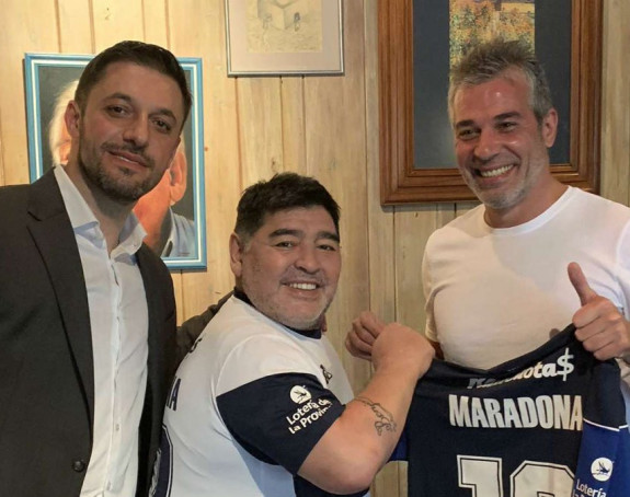 Argentina gori, vratio se: Maradona preuzeo fenjeraša!
