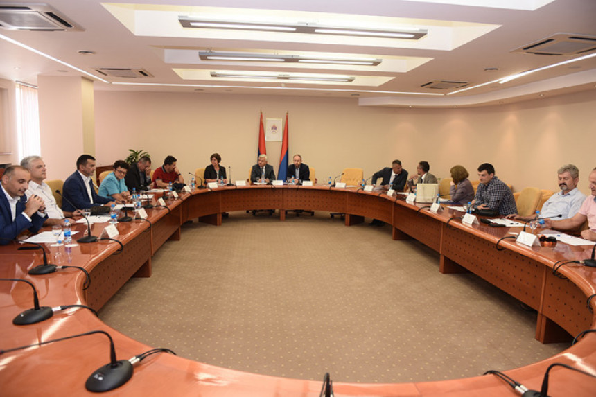 Skupština o dva ključna pitanja 