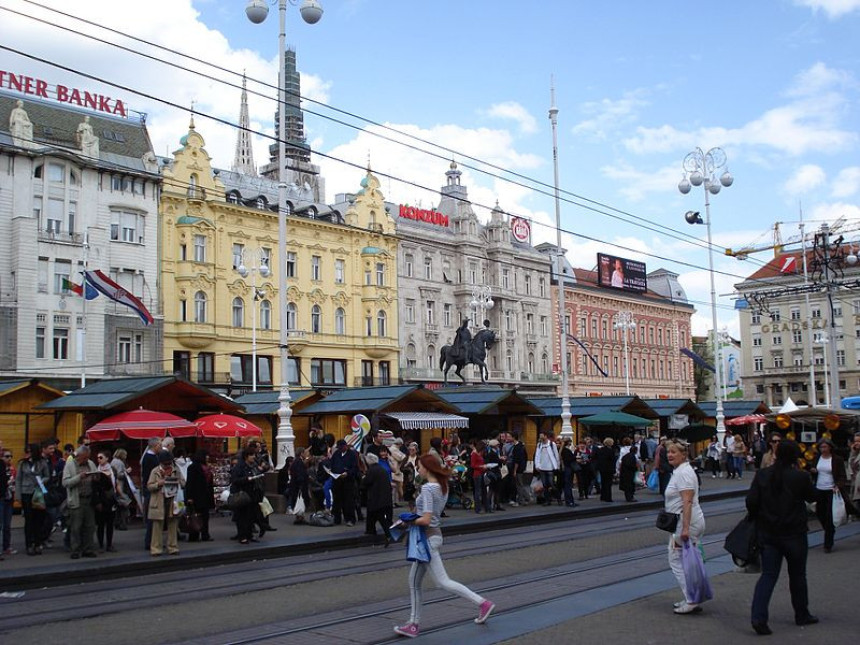 Vikao "Zig Hajl" i napao ljude